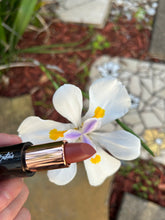 New! Leather Flower Lipkit (Lipstick, Liquid Matte Gloss & Lipliner)